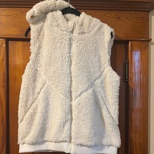 Zyia Cozy White Sherpa Vest
